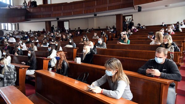 ШТА ЋЕ СВЕ СТУДЕНТИ ДОБИТИ БЕСПЛАТНО ОД ДРЖАВЕ: Шест подстицаја за академце, ево када нове одлуке ступају на снагу ШТА ЋЕ СВЕ СТУДЕНТИ ДОБИТИ БЕСПЛАТНО ОД ДРЖАВЕ: Шест подстицаја за академце, ево када нове одлуке ступају на снагу