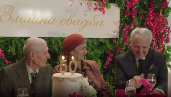 СВЕ СЕ ДЕШАВА НА ЗЛАТНОЈ СВАДБИ: Нови предизборни спот СНС - Једина граница су наши снови (ВИДЕО) СВЕ СЕ ДЕШАВА НА ЗЛАТНОЈ СВАДБИ: Нови предизборни спот СНС - Једина граница су наши снови (ВИДЕО)