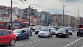 УЛИЦА НА САВСКОМ ВЕНЦУ ЗАТВОРЕНА ЗА САОБРАЋАЈ: Ванредна ситуација направила колапс УЛИЦА НА САВСКОМ ВЕНЦУ ЗАТВОРЕНА ЗА САОБРАЋАЈ: Ванредна ситуација направила колапс
