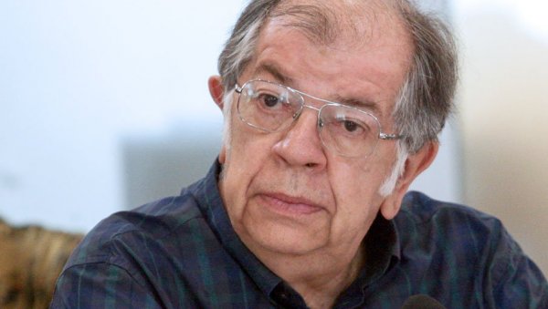 НЕНАД КЕЦМАНОВИЋ О ПЕРФИДНОЈ ИГРИ БРИСЕЛА: ЕУ себи пуца у ногу, од Србије и Српске тражи да себи пуцају у главу НЕНАД КЕЦМАНОВИЋ О ПЕРФИДНОЈ ИГРИ БРИСЕЛА: ЕУ себи пуца у ногу, од Србије и Српске тражи да себи пуцају у главу