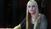 УСЛИКАНИ - У ЗАГРЉАЈУ: Бивши партнер Мине Лазаревић нашао срећу поред списатељице УСЛИКАНИ - У ЗАГРЉАЈУ: Бивши партнер Мине Лазаревић нашао срећу поред списатељице