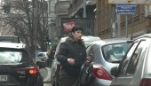 ПОПУЛАРНОСТ ЈЕ ПРОМЕНИЛА? Констракта усликана са мужем - ево чиме се он бави (ФОТО) ПОПУЛАРНОСТ ЈЕ ПРОМЕНИЛА? Констракта усликана са мужем - ево чиме се он бави (ФОТО)