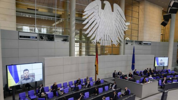ПОЉСКА И РУМУНИЈА ОБАРАЋЕ РУСКЕ ДРОНОВЕ?: Немачки посланици подржавају идеју да НАТО уведе забрану летова над Украјином ПОЉСКА И РУМУНИЈА ОБАРАЋЕ РУСКЕ ДРОНОВЕ?: Немачки посланици подржавају идеју да НАТО уведе забрану летова над Украјином