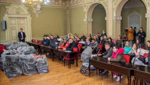 AUTO SEDIŠTA ZA JOŠ 40 BEBA: Nastavak tradicionalne akcije u Zenjaninu