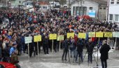 ЕВРОПО, ЗАШТО ЋУТИШ?: Протест мештана Штрпца због хапшења и малтретирања Срба (ФОТО) ЕВРОПО, ЗАШТО ЋУТИШ?: Протест мештана Штрпца због хапшења и малтретирања Срба (ФОТО)