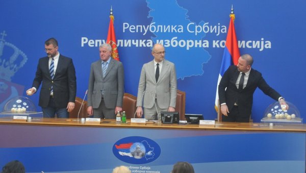 УТВРЂЕН РЕДОСЛЕД КАНДИДАТА НА ПРЕДСЕДНИЧКИМ ИЗБОРИМА: Одржан жреб у Републичкој изборној комисији УТВРЂЕН РЕДОСЛЕД КАНДИДАТА НА ПРЕДСЕДНИЧКИМ ИЗБОРИМА: Одржан жреб у Републичкој изборној комисији