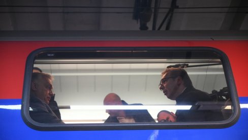 POGLEDAJTE: Trenutak kada je brzi voz Soko po prvi put krenuo od Beograda za Novi Sad (VIDEO) POGLEDAJTE: Trenutak kada je brzi voz Soko po prvi put krenuo od Beograda za Novi Sad (VIDEO)