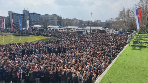 VIŠE OD 10.000 GRAĐANA NA DOČEKU: Vučić i Orban se obratili narodu u Novom Sadu (VIDEO) VIŠE OD 10.000 GRAĐANA NA DOČEKU: Vučić i Orban se obratili narodu u Novom Sadu (VIDEO)