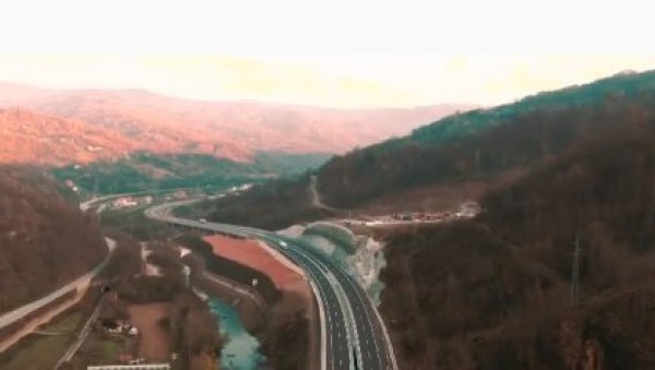 ЈЕДНА ЈЕДИНА КОЈУ ВОЛИМО НАЈВИШЕ НА СВЕТУ! Вучић објавио нови спот о Србији (ВИДЕО) ЈЕДНА ЈЕДИНА КОЈУ ВОЛИМО НАЈВИШЕ НА СВЕТУ! Вучић објавио нови спот о Србији (ВИДЕО)