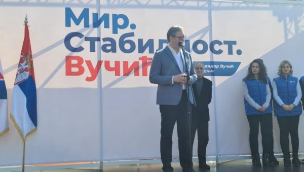 ВУЧИЋ У РАШКИ: У уџбеницима историје писаће о десет година стабилности (ФОТО/ВИДЕО) ВУЧИЋ У РАШКИ: У уџбеницима историје писаће о десет година стабилности (ФОТО/ВИДЕО)