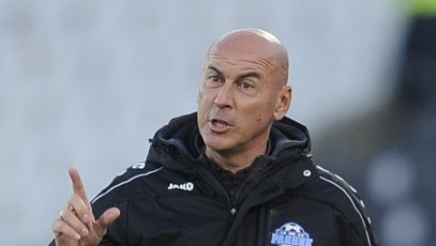 TEŠKO JE VADITI SE PROTIV PARTIZANA Trener Radnika nakon poraza svog tima od crno-belih TEŠKO JE VADITI SE PROTIV PARTIZANA Trener Radnika nakon poraza svog tima od crno-belih