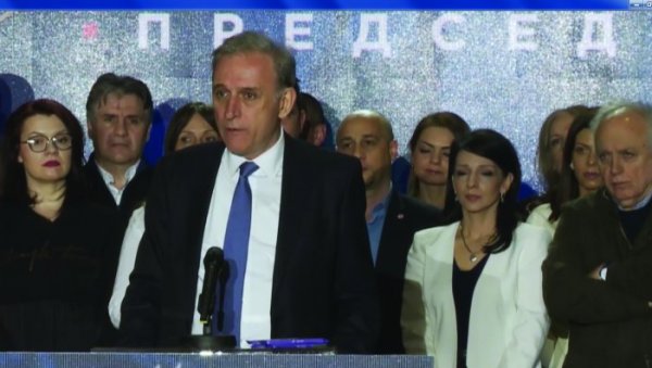 ПОНОШ У КРАГУЈЕВЦУ: Приоритет да се поштује Устав ПОНОШ У КРАГУЈЕВЦУ: Приоритет да се поштује Устав