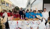 DVORČANKE ISPLELE RUKAVICE: Takmičenje za najlepše rukotvorine okupilo veliki broj udruženja
