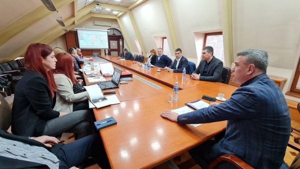 НА ЛЕТО ПРОЈЕКАТ, ОБЈЕКТИ ДО КРАЈА ГОДИНЕ: Одржан састанак за изградњу нове болнице у Чачку НА ЛЕТО ПРОЈЕКАТ, ОБЈЕКТИ ДО КРАЈА ГОДИНЕ: Одржан састанак за изградњу нове болнице у Чачку