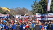 ВУЧИЋ У КИКИНДИ: Србија је довољно паметна, уверен сам да ћемо успети да сачувамо мир (ФОТО/ВИДЕО) ВУЧИЋ У КИКИНДИ: Србија је довољно паметна, уверен сам да ћемо успети да сачувамо мир (ФОТО/ВИДЕО)