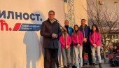 ВУЧИЋ СЕ ОБРАТИО ГРАЂАНИМА ПАДИНСКЕ СКЕЛЕ: Бринућемо о Србији, вама и вашој деци! (ФОТО) ВУЧИЋ СЕ ОБРАТИО ГРАЂАНИМА ПАДИНСКЕ СКЕЛЕ: Бринућемо о Србији, вама и вашој деци! (ФОТО)