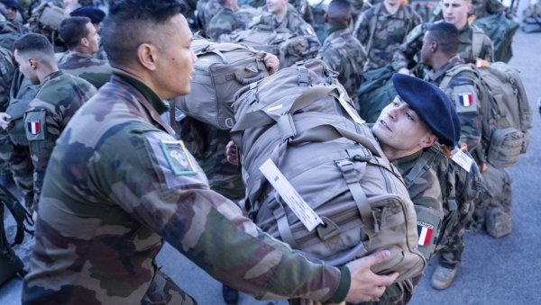 ОПЕРАЦИЈА “ПЕРСЕЈ”: Да ли се Француска и Британија припремају за могуће слање специјалаца у помоћ Кијеву? (ВИДЕО) ОПЕРАЦИЈА “ПЕРСЕЈ”: Да ли се Француска и Британија припремају за могуће слање специјалаца у помоћ Кијеву? (ВИДЕО)