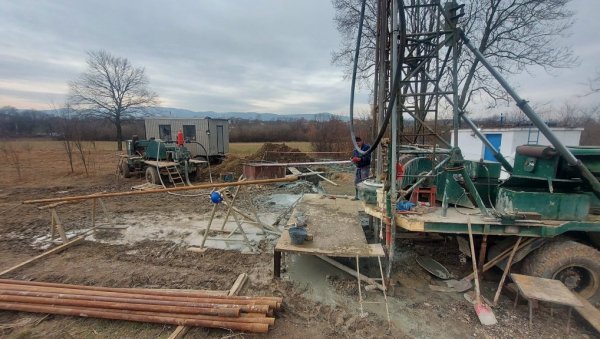 ГРАДЕ СЕ ЧЕТИРИ БУНАРА: Врњчани решавају проблем водоснабдевања ГРАДЕ СЕ ЧЕТИРИ БУНАРА: Врњчани решавају проблем водоснабдевања