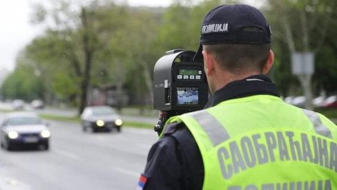 BLICATE LI DRUGIM VOZAČIMA? Odgovor na večito pitanje, evo da li je ablendovanje kažnjivo