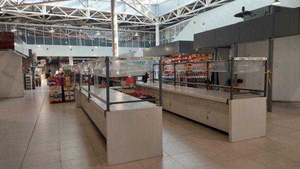 НЕ МОЖЕМО ДА ВЕРУЈЕМО ДА ЈЕ ПОКУШАО СЕБИ ДА НАУДИ: Јован се због љубоморе избо ножем (ФОТО) НЕ МОЖЕМО ДА ВЕРУЈЕМО ДА ЈЕ ПОКУШАО СЕБИ ДА НАУДИ: Јован се због љубоморе избо ножем (ФОТО)