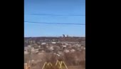 РАКЕТНИ УДАР НА АЕРОДРОМ КРАМАТОРСК: Руси гађају положаје украјинске војске (ВИДЕО) РАКЕТНИ УДАР НА АЕРОДРОМ КРАМАТОРСК: Руси гађају положаје украјинске војске (ВИДЕО)