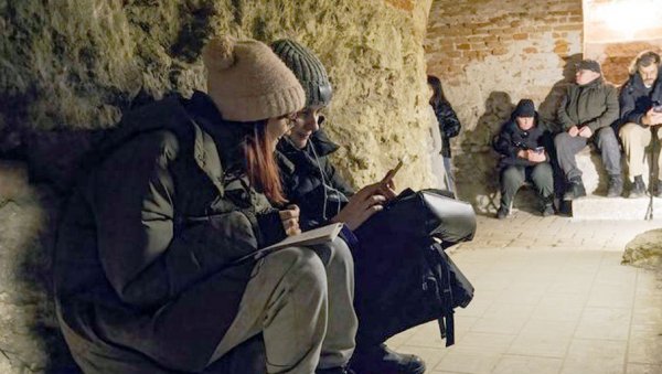 КИЈЕВСКЕ ВЛАСТИ СЕ ЖАЛЕ: Украјински све мање уобичајен међу младима и професорима КИЈЕВСКЕ ВЛАСТИ СЕ ЖАЛЕ: Украјински све мање уобичајен међу младима и професорима