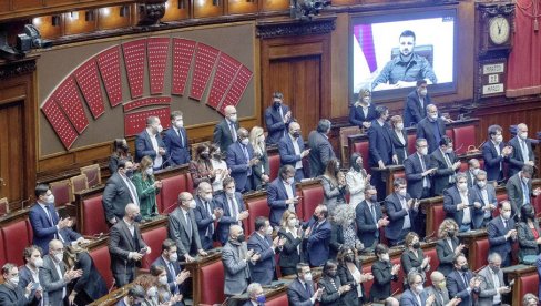 EKSTREMNA OPASNOST ZA DRŽAVU: U toku istraga o špijunaži, još se kupuju podaci - utvrđeno da su skinute desetine hiljada tajnih fajlova EKSTREMNA OPASNOST ZA DRŽAVU: U toku istraga o špijunaži, još se kupuju podaci - utvrđeno da su skinute desetine hiljada tajnih fajlova