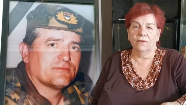 УДОВИЦА ЂЕНЕРАЛА РАДЕНОВИЋА ЗА НОВОСТИ: Вељко се борио за људе, све је волео као своју децу (ФОТО/ВИДЕО) УДОВИЦА ЂЕНЕРАЛА РАДЕНОВИЋА ЗА НОВОСТИ: Вељко се борио за људе, све је волео као своју децу (ФОТО/ВИДЕО)