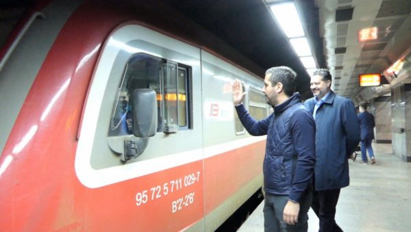 СВЕ ЛИНИЈЕ БГ ВОЗА ПОНОВО У РЕДОВНОМ САОБРАЋАЈУ: Отвара се и железничка станица Нови Београд СВЕ ЛИНИЈЕ БГ ВОЗА ПОНОВО У РЕДОВНОМ САОБРАЋАЈУ: Отвара се и железничка станица Нови Београд
