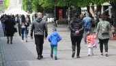 ЗВАЛА НАС ЈЕ БЕСНА ГОСПОЂА: Пописивач је добио невероватан захтев од управнице зграде ЗВАЛА НАС ЈЕ БЕСНА ГОСПОЂА: Пописивач је добио невероватан захтев од управнице зграде