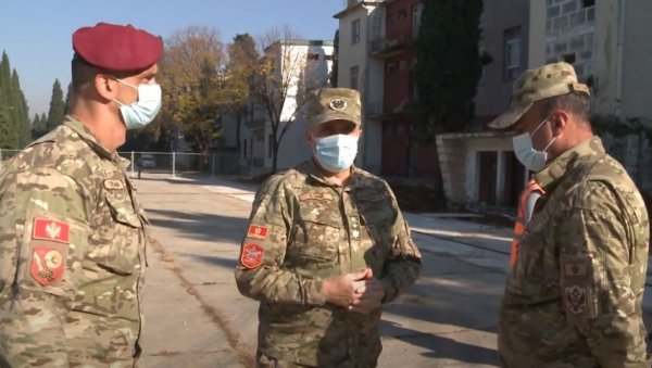 БРУКА И СРАМОТА У ЦРНОЈ ГОРИ: Српским официрима забрањено да положе венац, Радуловић се правда војном вежбом БРУКА И СРАМОТА У ЦРНОЈ ГОРИ: Српским официрима забрањено да положе венац, Радуловић се правда војном вежбом