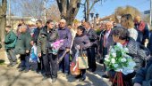 CVEĆE ZA POGINULE: Piroćanci obeležili godišnjicu NATO agresije