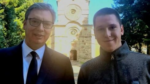 ZA NAS VUČIĆE PREDAJA NIJE OPCIJA: Predsednik odgovorio na napade albanskih medija zbog Danilove posete Gračanici ZA NAS VUČIĆE PREDAJA NIJE OPCIJA: Predsednik odgovorio na napade albanskih medija zbog Danilove posete Gračanici