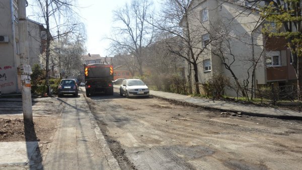 РАДОВИ НА БЕЛИМ ВОДАМА: Реконструкција Улице Синише Станковића РАДОВИ НА БЕЛИМ ВОДАМА: Реконструкција Улице Синише Станковића