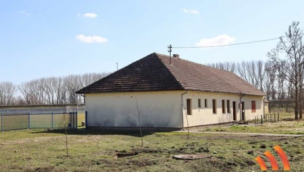 ДА КОНАЧНО ИМАЈУ УСЛОВЕ ЗА ТРЕНИНГ: За реконструкцију стадиона ФК Билећанин 4.5 милиона динара ДА КОНАЧНО ИМАЈУ УСЛОВЕ ЗА ТРЕНИНГ: За реконструкцију стадиона ФК Билећанин 4.5 милиона динара