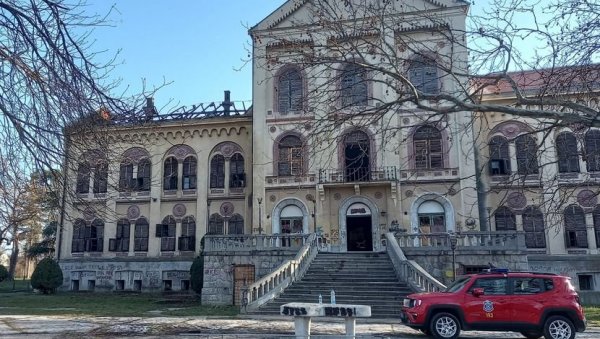 СТАРОМ ЗДАЊУ ТРАЖЕ ЗАШТИТУ: За пожар дефинитивно крив људски фактор СТАРОМ ЗДАЊУ ТРАЖЕ ЗАШТИТУ: За пожар дефинитивно крив људски фактор