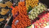 КИЛОГРАМ ЈАГОДА 300 ДИНАРА: Богата понуда тропског воћа на пијаци Каленић КИЛОГРАМ ЈАГОДА 300 ДИНАРА: Богата понуда тропског воћа на пијаци Каленић