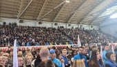 ПОЖАРЕВАЦ ПОЗДРАВЉА ВУЧИЋА: Погледајте снимак овација за председника Србије ПОЖАРЕВАЦ ПОЗДРАВЉА ВУЧИЋА: Погледајте снимак овација за председника Србије