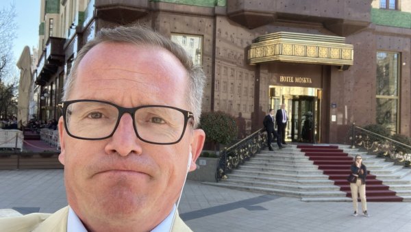 КУРТИЈЕВ ЛОБИСТА ПОЗИВА НА БОМБАРДОВАЊЕ БЕОГРАДА: Ево шта је поручио албански симпатизер (ФОТО) КУРТИЈЕВ ЛОБИСТА ПОЗИВА НА БОМБАРДОВАЊЕ БЕОГРАДА: Ево шта је поручио албански симпатизер (ФОТО)