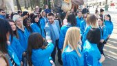 ПРИМЕР ДА ЗАЈЕДНО МОЖЕМО СВЕ: Бујуклић, Белоица и Тодоровић у Врњачкој Бањи (ФОТО/ВИДЕО) ПРИМЕР ДА ЗАЈЕДНО МОЖЕМО СВЕ: Бујуклић, Белоица и Тодоровић у Врњачкој Бањи (ФОТО/ВИДЕО)