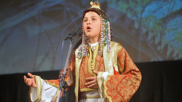ВУЧИЋ О НАПАДИМА НА ПАВЛИНУ: Њу су растргли на мрежама, она је Косовка биће увек храбра и снажна ВУЧИЋ О НАПАДИМА НА ПАВЛИНУ: Њу су растргли на мрежама, она је Косовка биће увек храбра и снажна