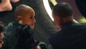 SUPRUGA VILA SMITA BOLUJE OD ALOPECIJE: Ostala je bez kose za samo jedan dan (VIDEO/ FOTO) SUPRUGA VILA SMITA BOLUJE OD ALOPECIJE: Ostala je bez kose za samo jedan dan (VIDEO/ FOTO)