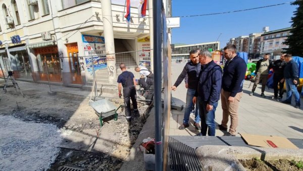 НОВА ПЕШАЧКА ЗОНА: У току радови уређења градског језгра у Чачку НОВА ПЕШАЧКА ЗОНА: У току радови уређења градског језгра у Чачку