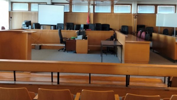 ПОНОВО НА ГЛАСАЊЕ У ВЕЛИКОМ ТРНОВЦУ: Управни суд усвојио жалбу Албанаца ПОНОВО НА ГЛАСАЊЕ У ВЕЛИКОМ ТРНОВЦУ: Управни суд усвојио жалбу Албанаца