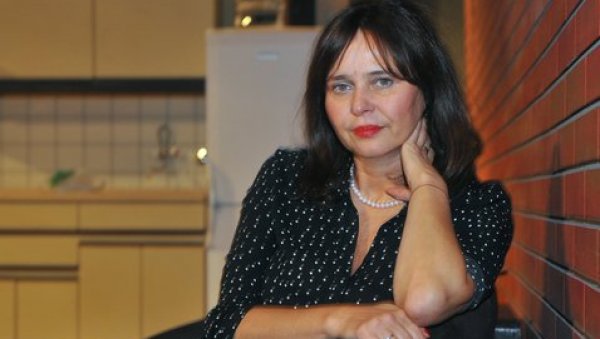 ЦИКЛУС УМЕТНИК У БИБЛИОТЕЦИ: Редитељка Тања Мандић Ригонат о представама по делима Достојевског и Ибзена ЦИКЛУС УМЕТНИК У БИБЛИОТЕЦИ: Редитељка Тања Мандић Ригонат о представама по делима Достојевског и Ибзена