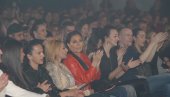 CECA U PRVOM REDU: Pevačica u opuštenom izdanju na koncertu Marije Šerifović (FOTO) CECA U PRVOM REDU: Pevačica u opuštenom izdanju na koncertu Marije Šerifović (FOTO)
