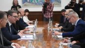 ВУЧИЋ РАЗГОВАРАО СА ГВЕРИНИЈЕМ: Захвални Италији на подршци и заштити Срба на КиМ ВУЧИЋ РАЗГОВАРАО СА ГВЕРИНИЈЕМ: Захвални Италији на подршци и заштити Срба на КиМ