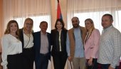 ИРЕНА ВУЈОВИЋ ПОСЕТИЛА ЛАЗАРЕВАЦ И БЕЛИ ПОТОК: Тек предстоје капиталне инвестиције ИРЕНА ВУЈОВИЋ ПОСЕТИЛА ЛАЗАРЕВАЦ И БЕЛИ ПОТОК: Тек предстоје капиталне инвестиције