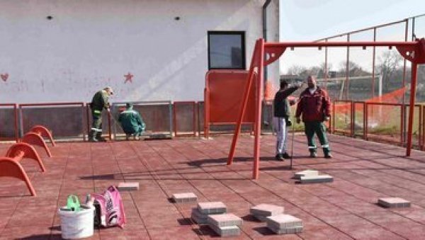НОВА ИГРАЛШТА У МЛАДЕНОВЦУ: Почели радови на изградњи НОВА ИГРАЛШТА У МЛАДЕНОВЦУ: Почели радови на изградњи