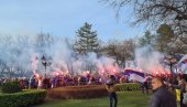 СПЕКТАКЛ ПОСЛЕ МИТИНГА: Бакљада у Суботици после Вучићевог говора (ВИДЕО) СПЕКТАКЛ ПОСЛЕ МИТИНГА: Бакљада у Суботици после Вучићевог говора (ВИДЕО)